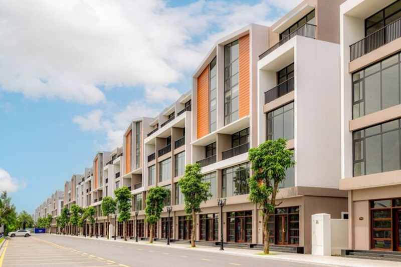 Dãy shophouse hiện đại tại Ocean Park 3